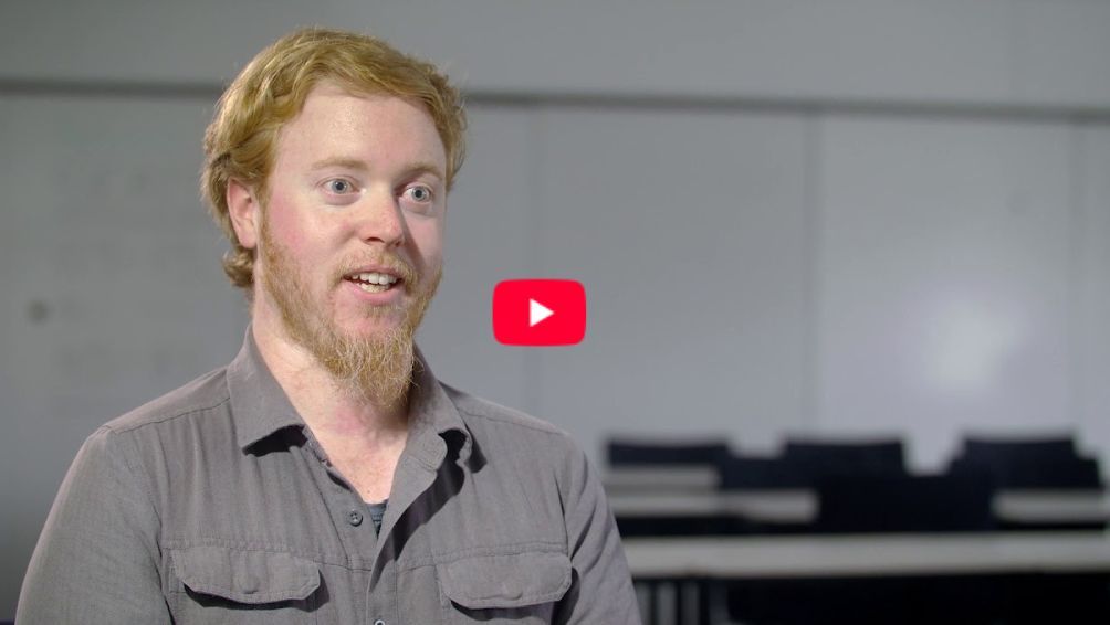 Play Video - Deakin College - Diploma of IT